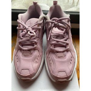 Nike M2K TEKNO WMNS in PLUM CHALK